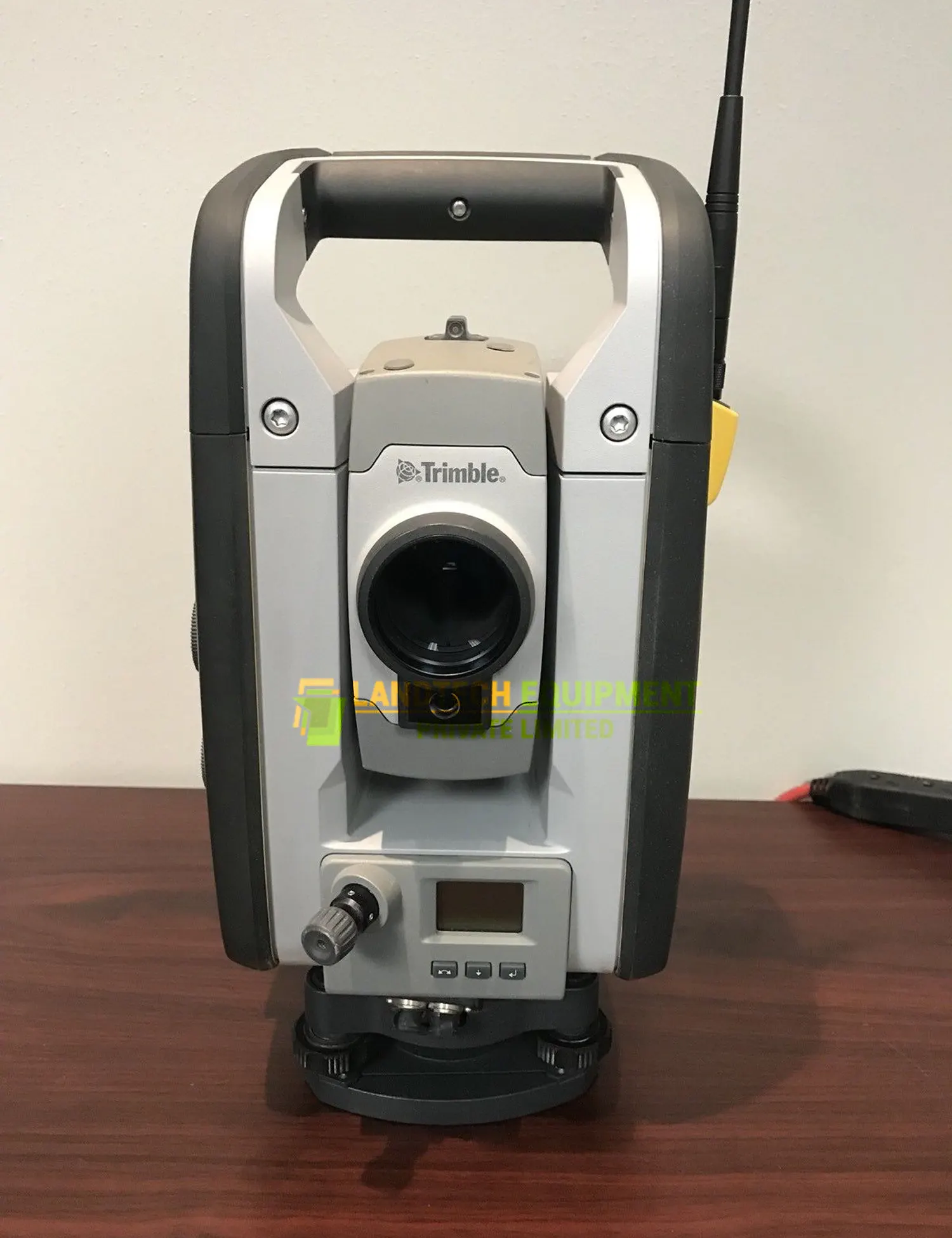 Trimble-SPS930-DR-Plus-Robotic-Total-Station.webp